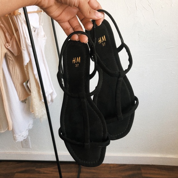 H&M Shoes - BLACK STRAPPY SANDALS SIZE 6